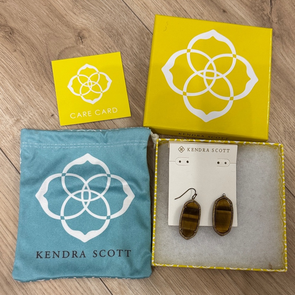 Kendra Scott brown earrings (missing one ear hook)